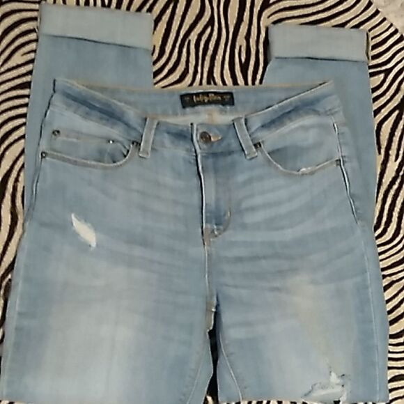 Indigo Rein distressed light wash cuffed cropped skinny jeans - Picture 10 of 10